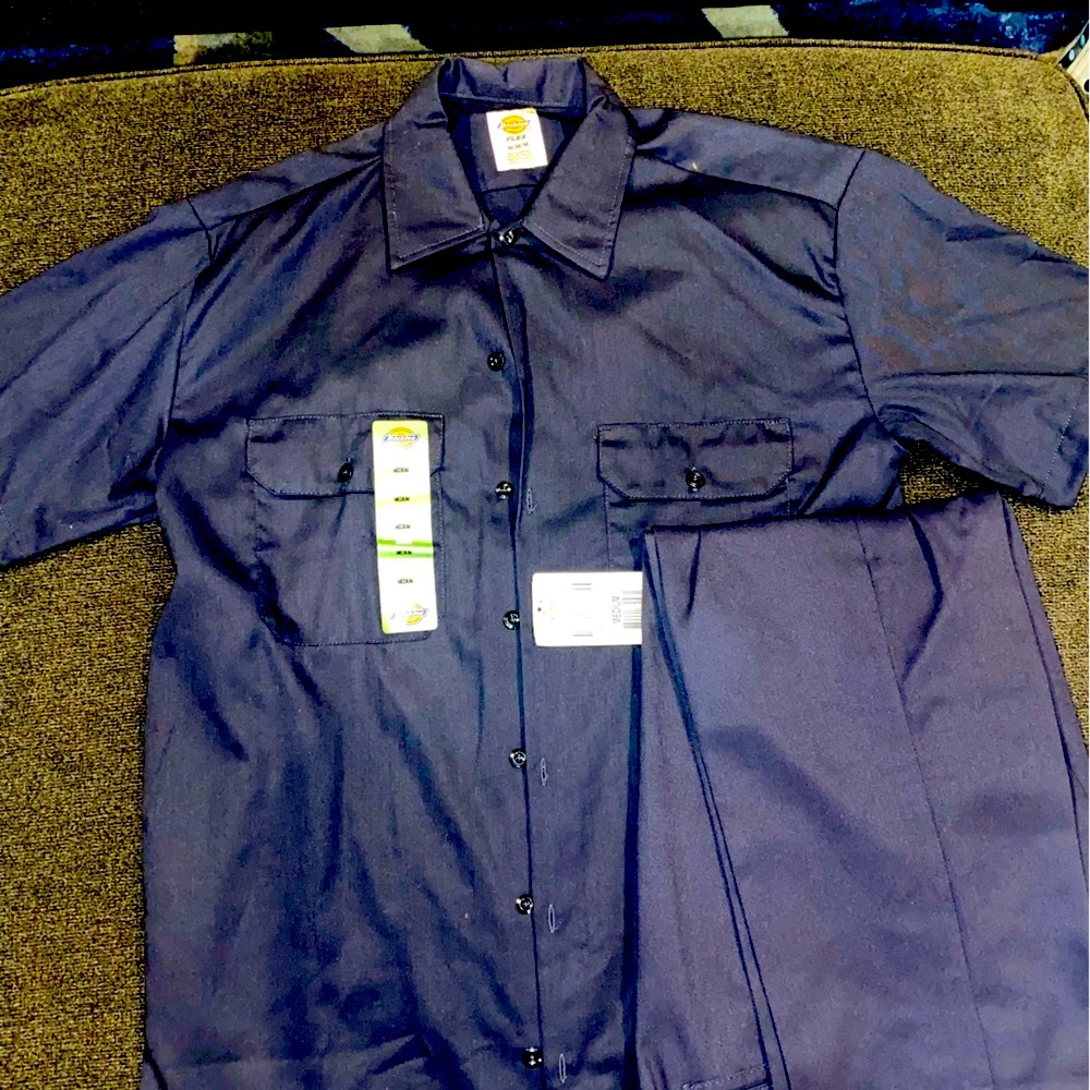 Men Medium Flex Dickies Suit. (Button up Shirt and pants)